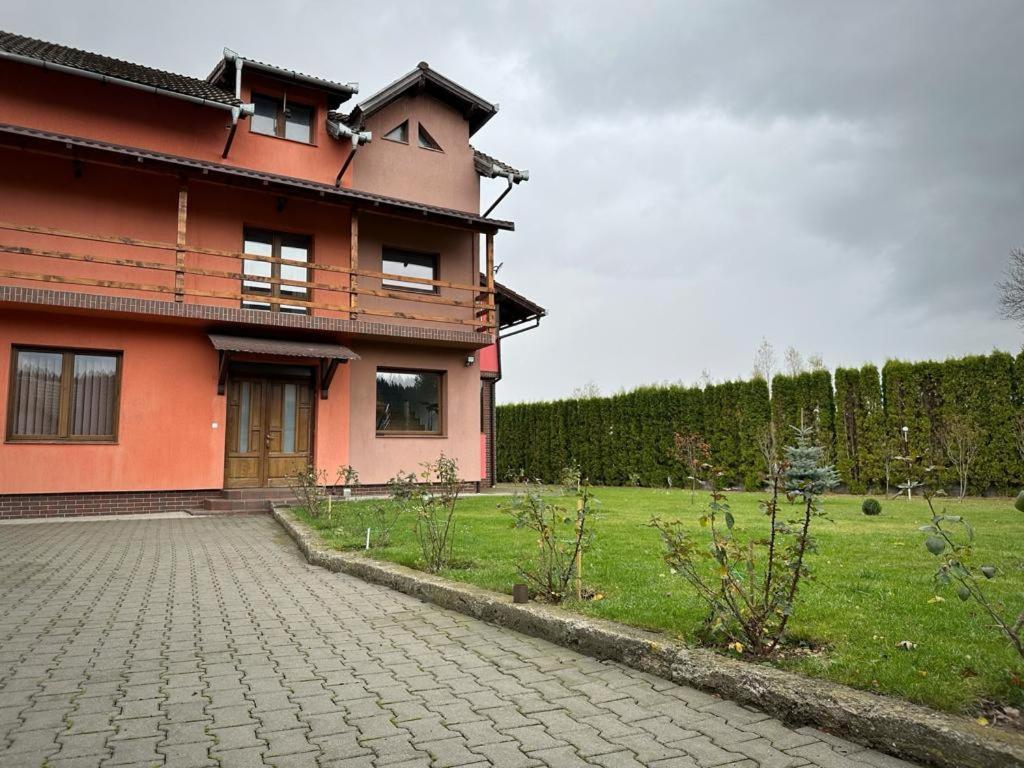 Pensiunea Floro Întorsura Buzăului 外观 照片