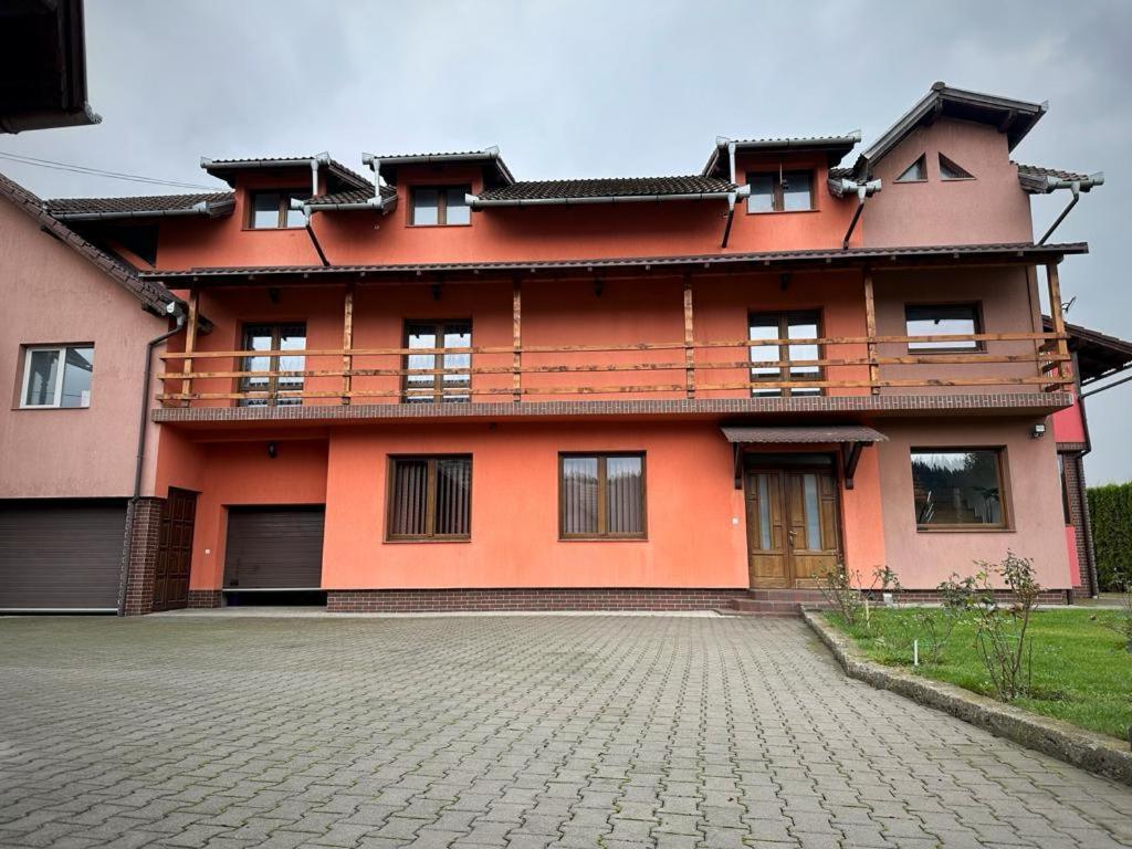 Pensiunea Floro Întorsura Buzăului 外观 照片